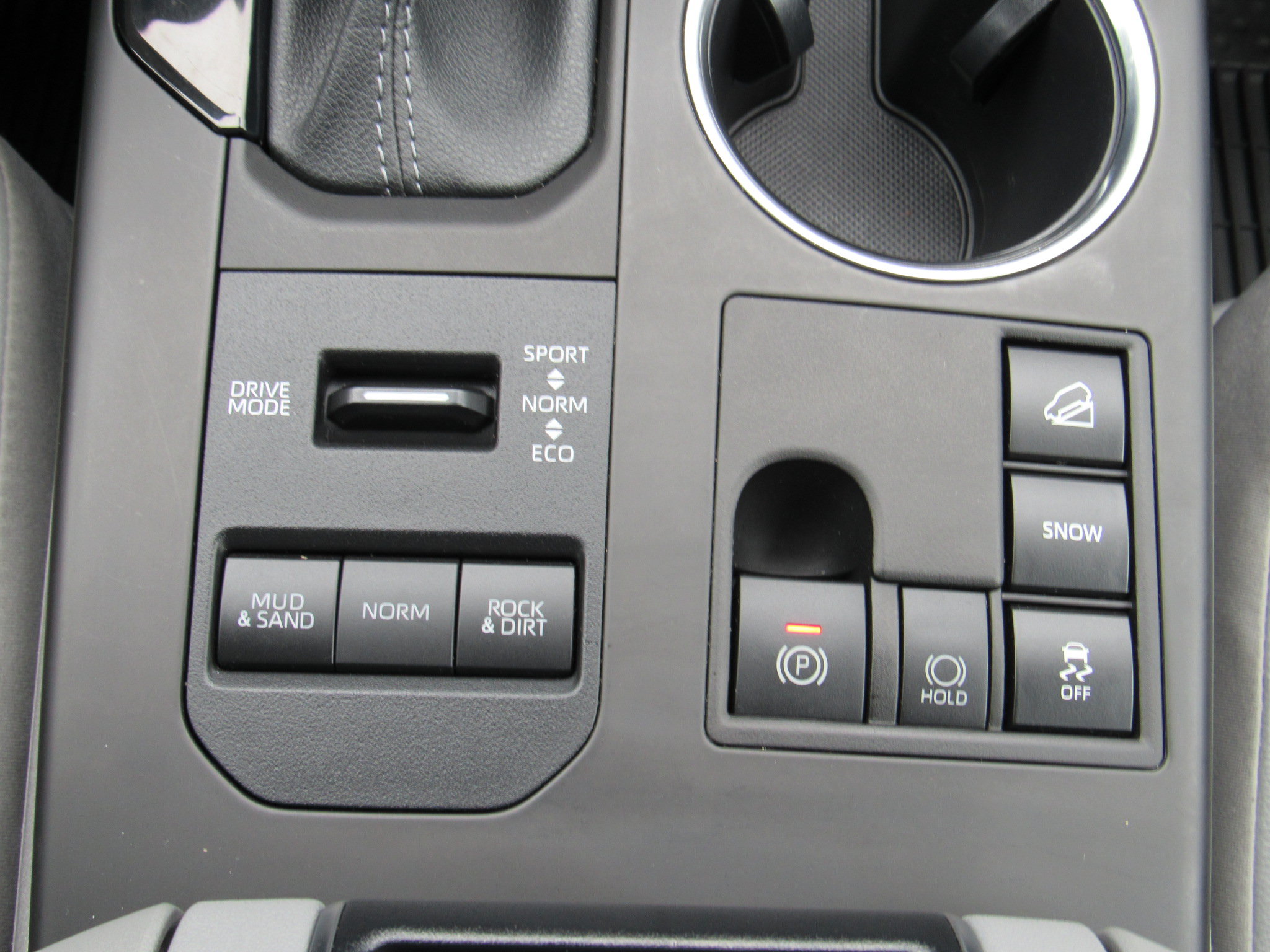 Used 2023 Toyota Highlander XLE AWD/4WD image 25