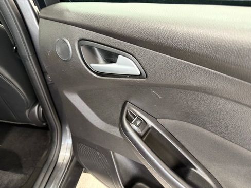 Used 2017 Ford Focus Titanium image 24