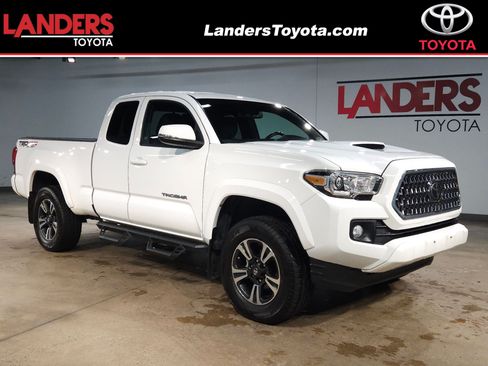 Used 2019 Toyota Tacoma TRD Sport AWD/4WD image 1