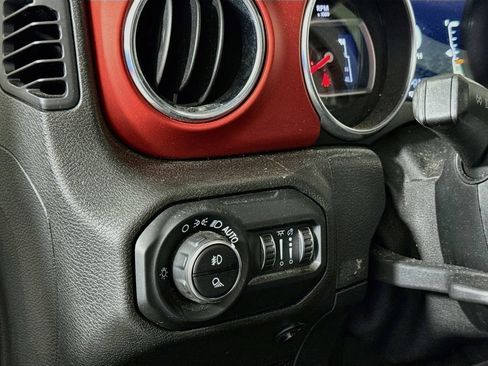 Used 2020 Jeep Gladiator Rubicon AWD/4WD image 10
