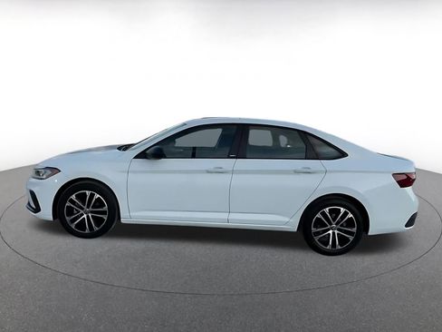 Used 2025 Volkswagen Jetta Sport image 9