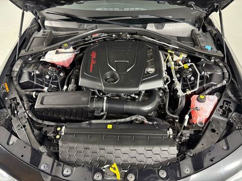 Used 2022 Alfa Romeo Giulia Ti image 40