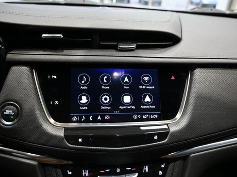 Used 2025 Cadillac XT5 Premium Luxury image 15