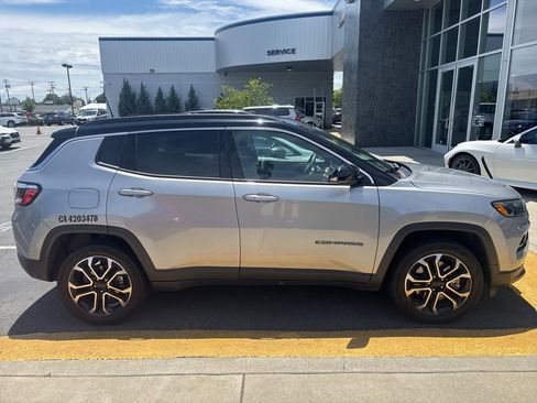 Used 2023 Jeep Compass Limited AWD/4WD image 5