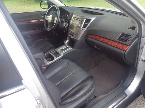 Used 2012 Subaru Outback 2.5i Limited AWD/4WD image 15