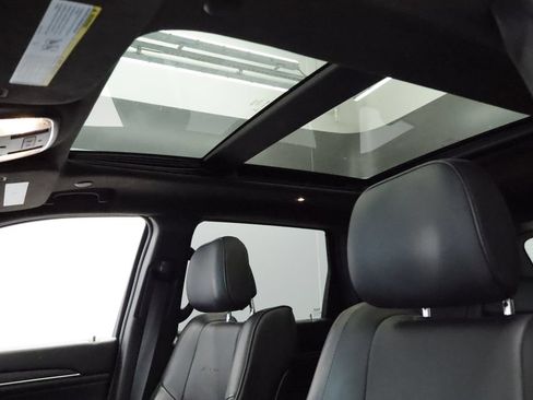 Used 2016 Jeep Grand Cherokee Summit w/ Platinum Series Group AWD/4WD image 31