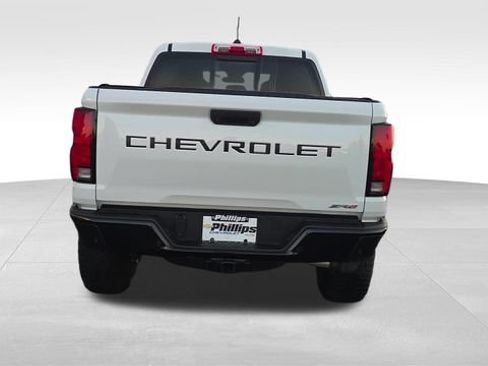 Certified 2024 Chevrolet Colorado ZR2 w/ ZR2 Convenience Package III AWD/4WD image 11