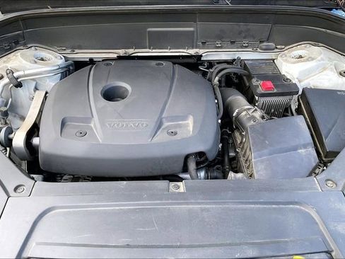 Used 2021 Volvo XC90 T5 Momentum w/ Advanced Package image 22