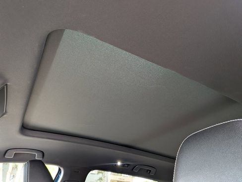 Used 2023 Volkswagen Atlas Cross Sport SE image 17