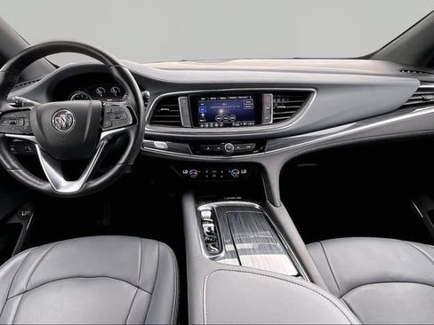 Used 2023 Buick Enclave Essence FWD image 7