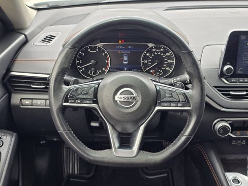 Used 2020 Nissan Altima 2.5 SR FWD image 15