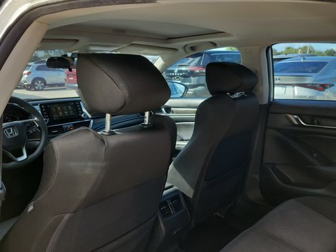 Used 2019 Honda Accord EX image 12