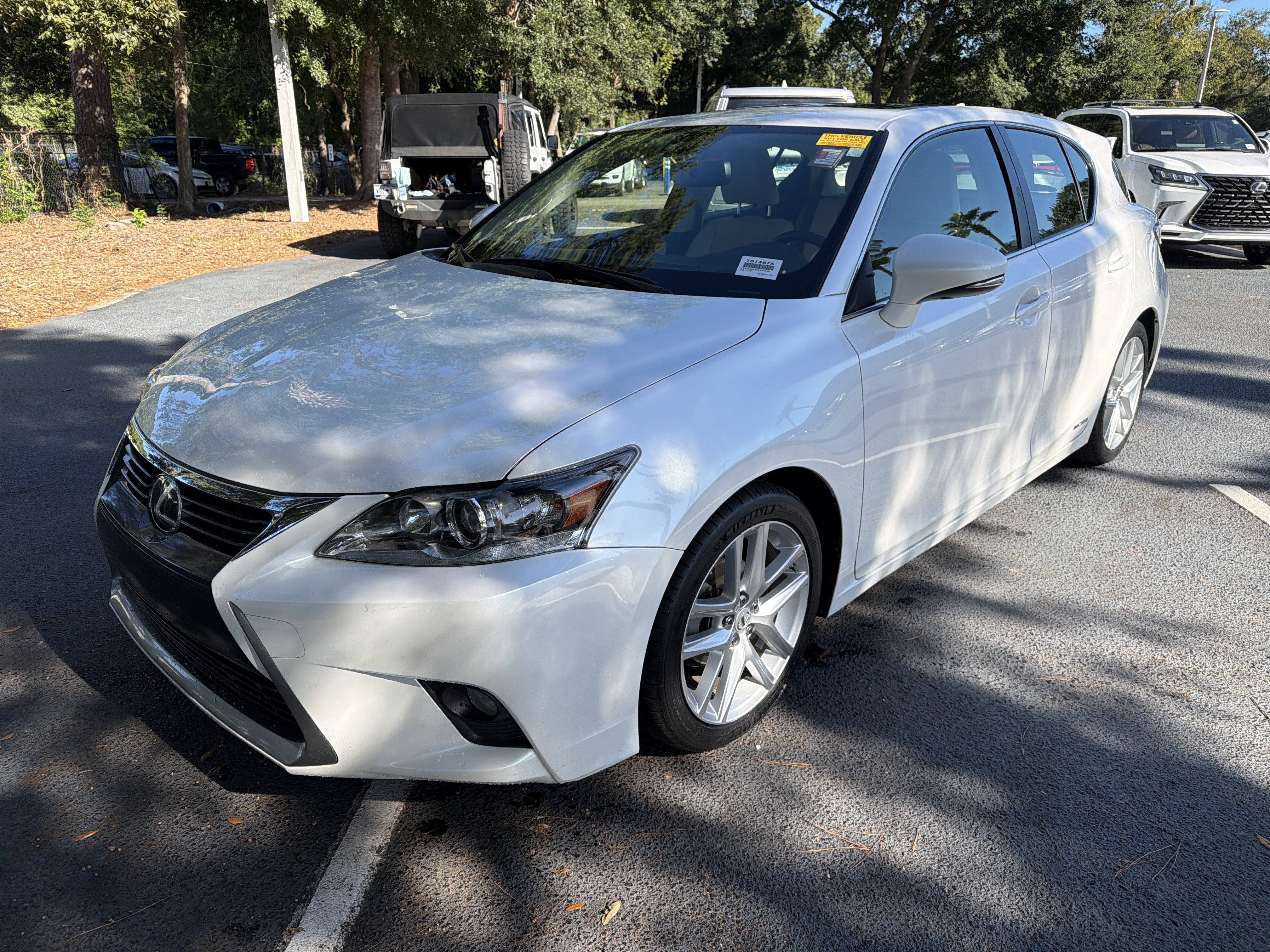 Used 2015 Lexus CT 200h w/ Navigation Package FWD image 5
