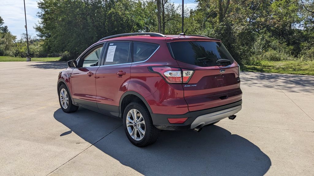 Certified 2018 Ford Escape SE FWD image 5