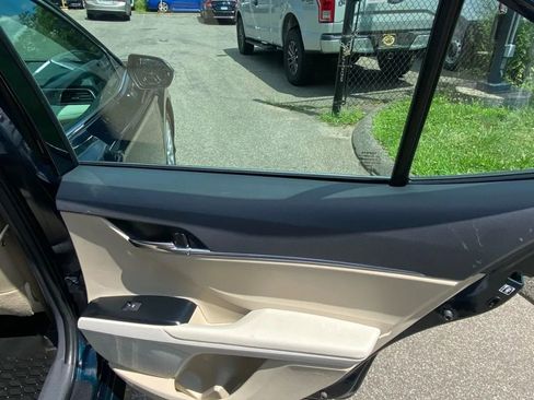 Used 2019 Toyota Camry LE image 15