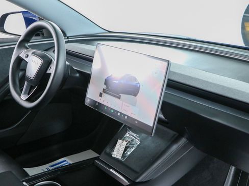Used 2025 Tesla Model 3 Long Range AWD/4WD image 23