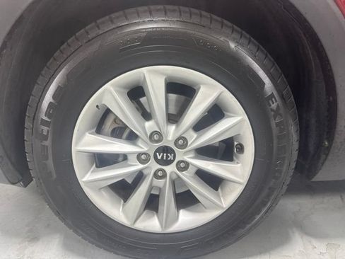 Used 2020 Kia Sorento LX w/ LX I4 Convenience Package FWD image 11