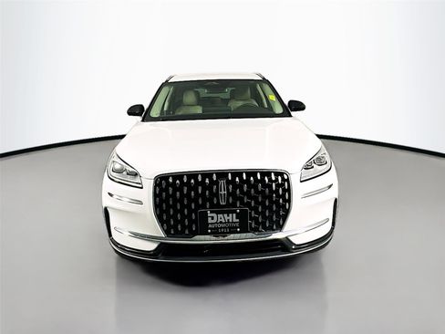 Used 2023 Lincoln Corsair Reserve image 2