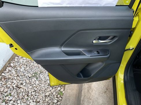 New 2026 Nissan Kicks SR image 17