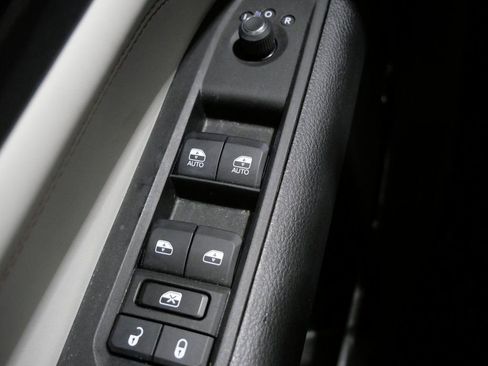 Used 2022 Jeep Compass Limited w/ Elite Group image 13