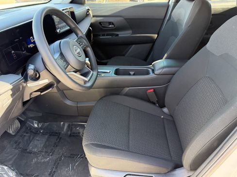 Used 2025 Nissan Kicks S image 16