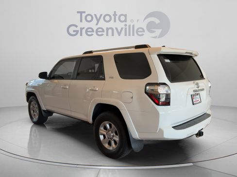 Used 2021 Toyota 4Runner SR5 Premium w/ Moonroof Package AWD/4WD image 4
