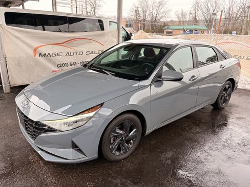 Used 2022 Hyundai Elantra SEL image 8