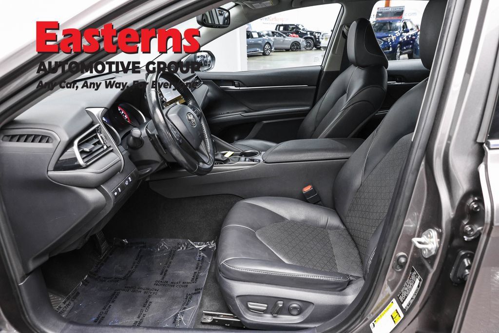 Used 2023 Toyota Camry XSE FWD image 16