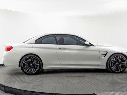 Used 2015 BMW M4 Convertible image 8