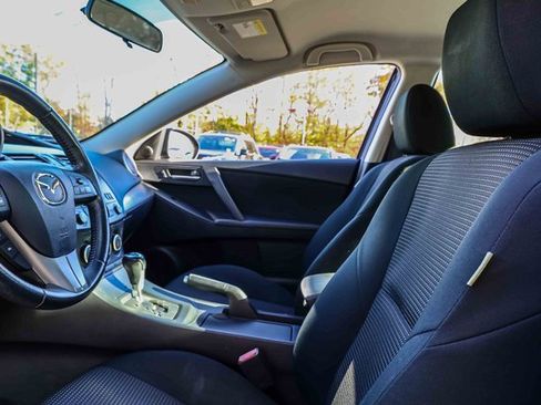 Used 2013 MAZDA MAZDA3 i Touring image 9