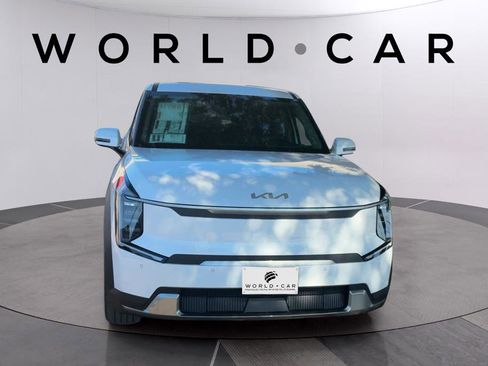 New 2026 Kia EV9 Light RWD image 2