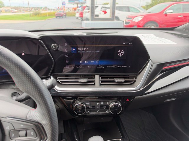 Used 2025 Chevrolet Trax RS w/ Driver Confidence Package FWD image 20