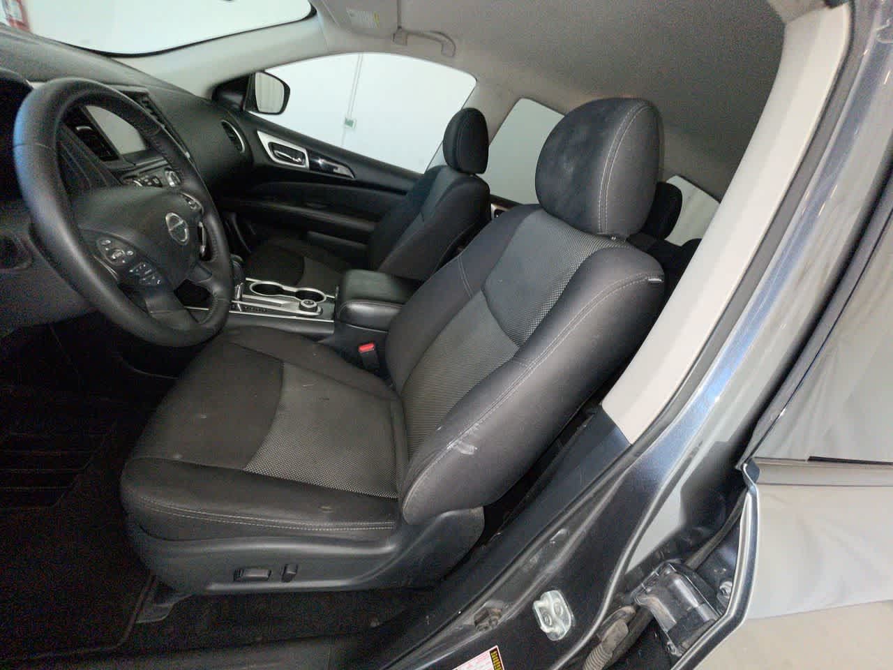 Used 2020 Nissan Pathfinder SV AWD/4WD image 11