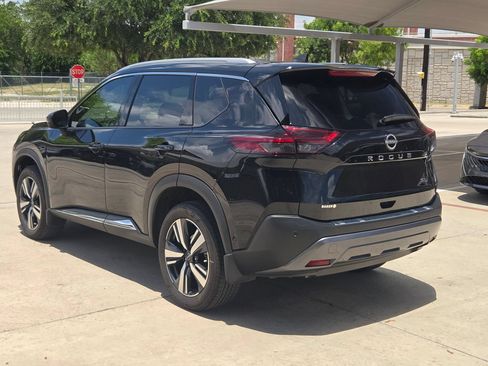 Used 2023 Nissan Rogue SL w/ SL Premium Package FWD image 5