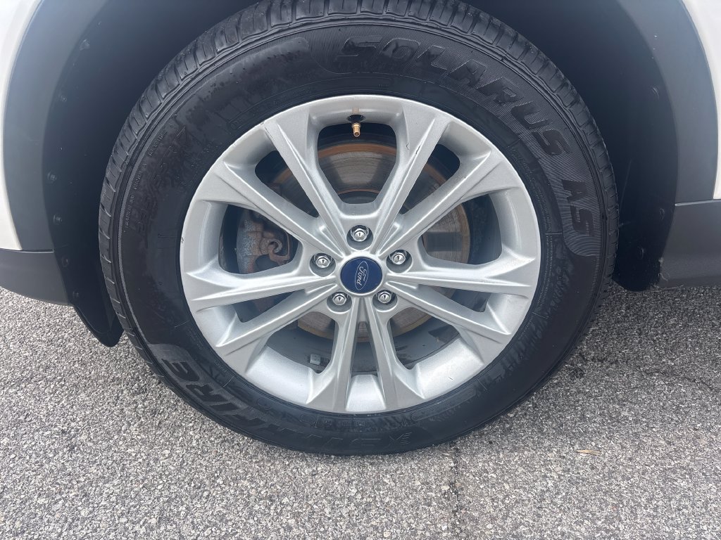 Used 2017 Ford Escape SE AWD/4WD image 30