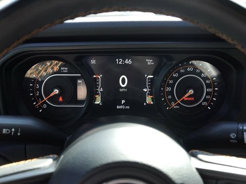 Used 2024 Jeep Gladiator Mojave w/ Convenience Group image 13