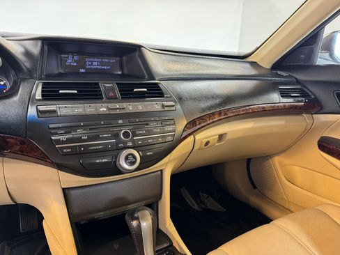 Used 2010 Honda Crosstour EX-L image 17