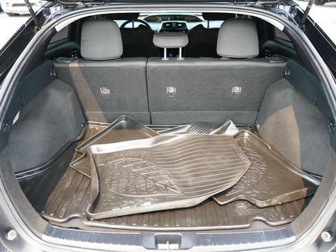 Used 2021 Toyota Prius LE FWD image 5