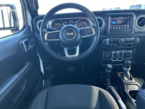 Used 2018 Jeep Wrangler Unlimited Sahara image 20