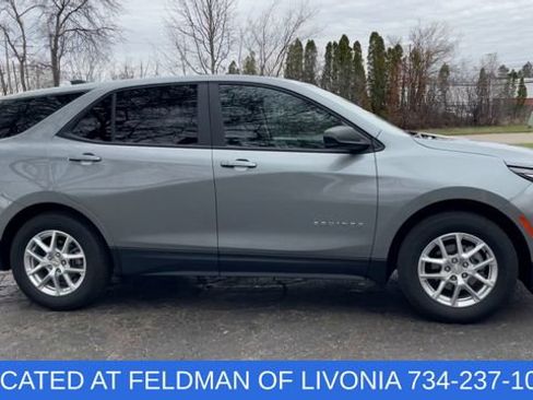 Certified 2024 Chevrolet Equinox LS w/ LS Convenience Package FWD image 9