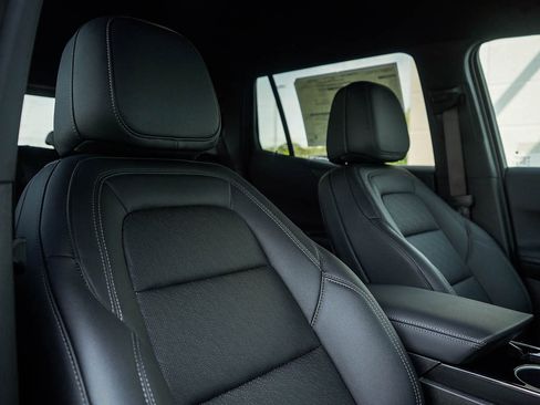 New 2026 Chevrolet Equinox LT w/ Convenience Package II image 12