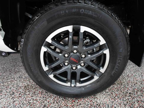 Used 2024 Toyota Tacoma TRD Sport w/ TRD Sport Upgrade Package image 28