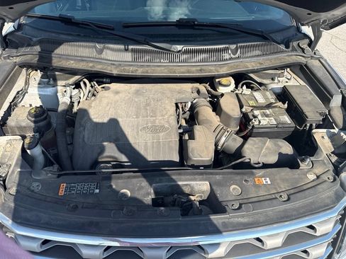 Used 2017 Ford Explorer XLT AWD/4WD image 11