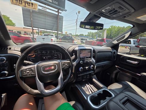 Used 2021 GMC Sierra 1500 SLT w/ SLT Premium Plus Package AWD/4WD image 15