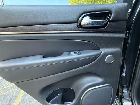 Used 2019 Jeep Grand Cherokee High Altitude image 17