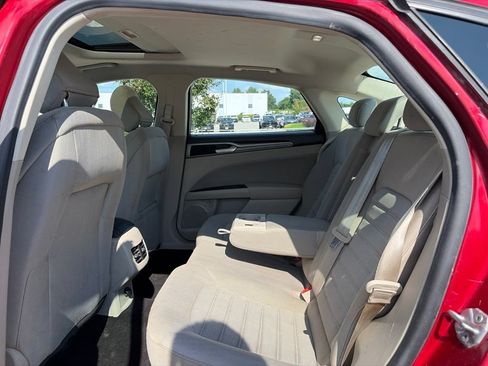 Used 2020 Ford Fusion SE FWD image 36