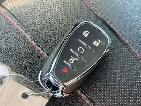 Used 2023 Chevrolet Traverse RS image 25