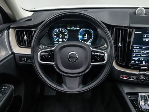 Used 2021 Volvo XC60 T8 Inscription w/ Advanced Package image 23