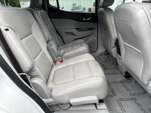 Used 2019 GMC Acadia SLT AWD/4WD image 14