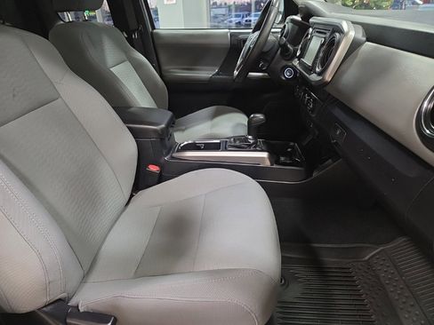 Used 2019 Toyota Tacoma SR5 image 20
